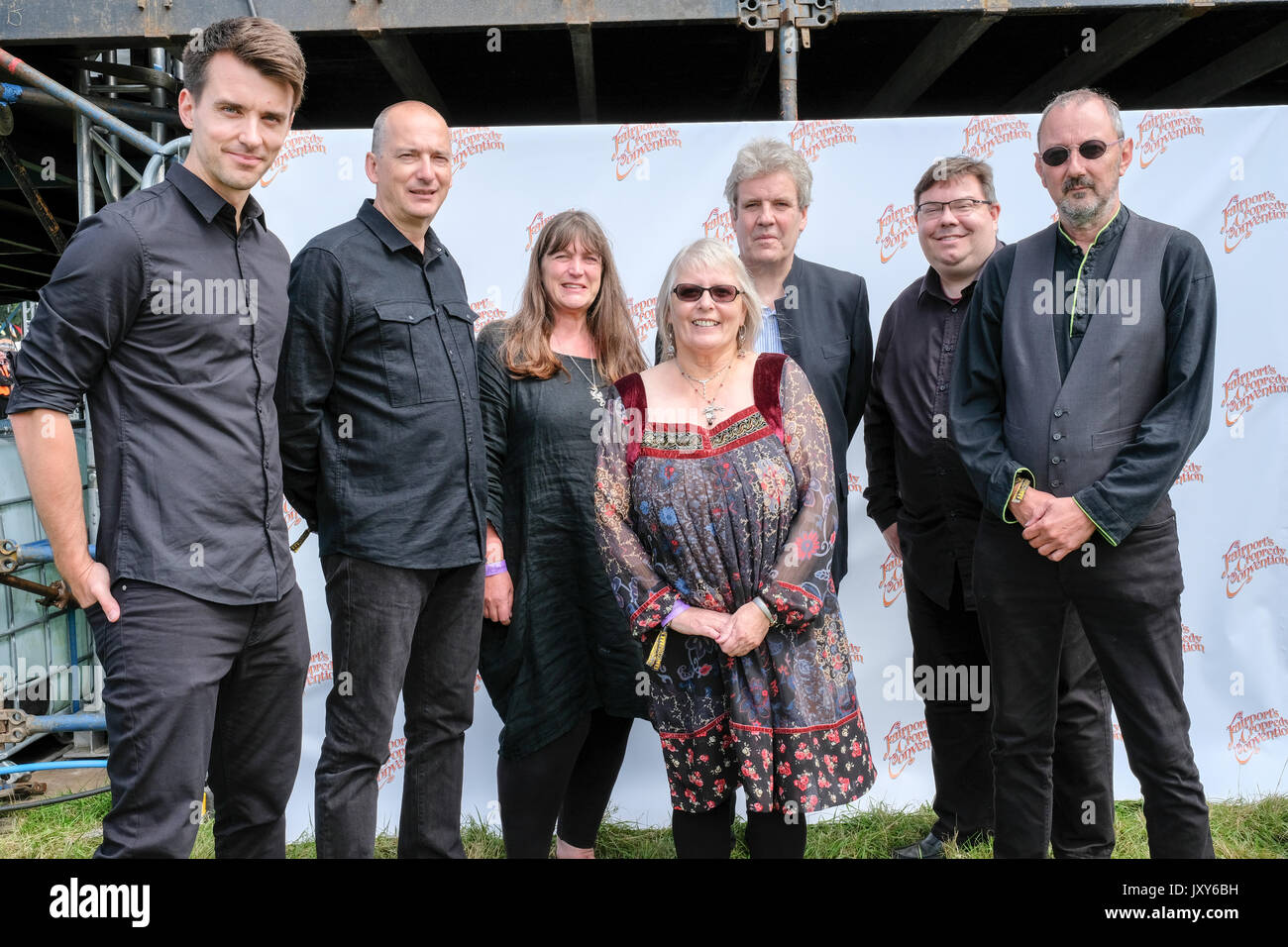 Judy Dyble und die Band von Perfect Strangers backstage in der cropredy Festival, Banbury, Oxfordshire, England, 12. August 2017 Stockfoto