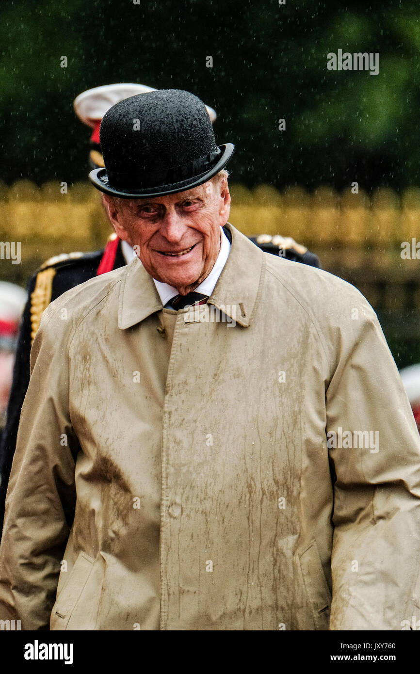 Der Herzog von Edinburgh besucht das Captain's Allgemeine Parade auf dem Vorplatz des Buckingham Palace in London am Mittwoch, den 2. August 2017. Die Captain's Allgemeine Parade ist die Herzöge abschließenden einzelnen Royal Engagement obwohl er wählen kann bestimmte Veranstaltungen zu besuchen, an der Seite der Königin, von Zeit zu Zeit. Der Umzug markiert das Finale der Royal Marines 1664 Globale Herausforderung, sah Royal Marines aus dem ganzen Land laufen 16,64 Meilen jeden Tag für 100 Tage, insgesamt eine Strecke von 1664 Meilen. Stockfoto