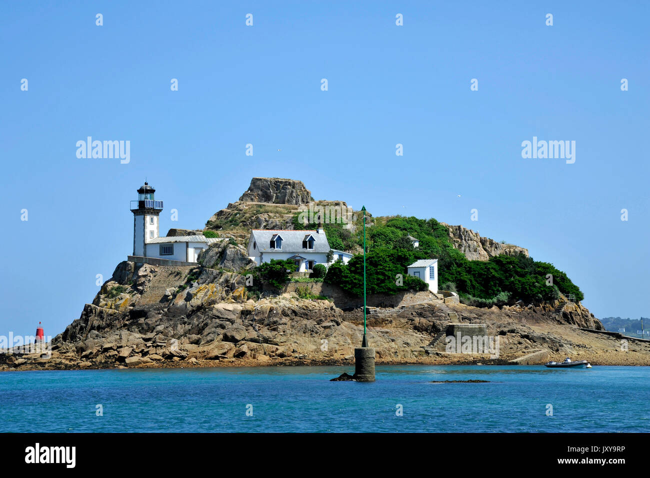 Der Leuchtturm und der Keeper Haus auf Louet Insel in der Bucht von Morlaix, Roscoff (Bretagne, Frankreich) Stockfoto