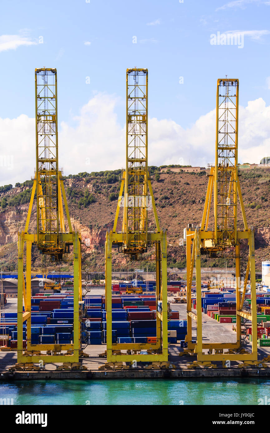 Fracht Betrieb an der Küste von Barcelona, Spanien Stockfoto