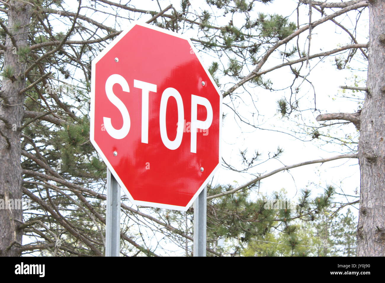 Eine der vielen stop Schilder entlang der Straße Reise. Stockfoto