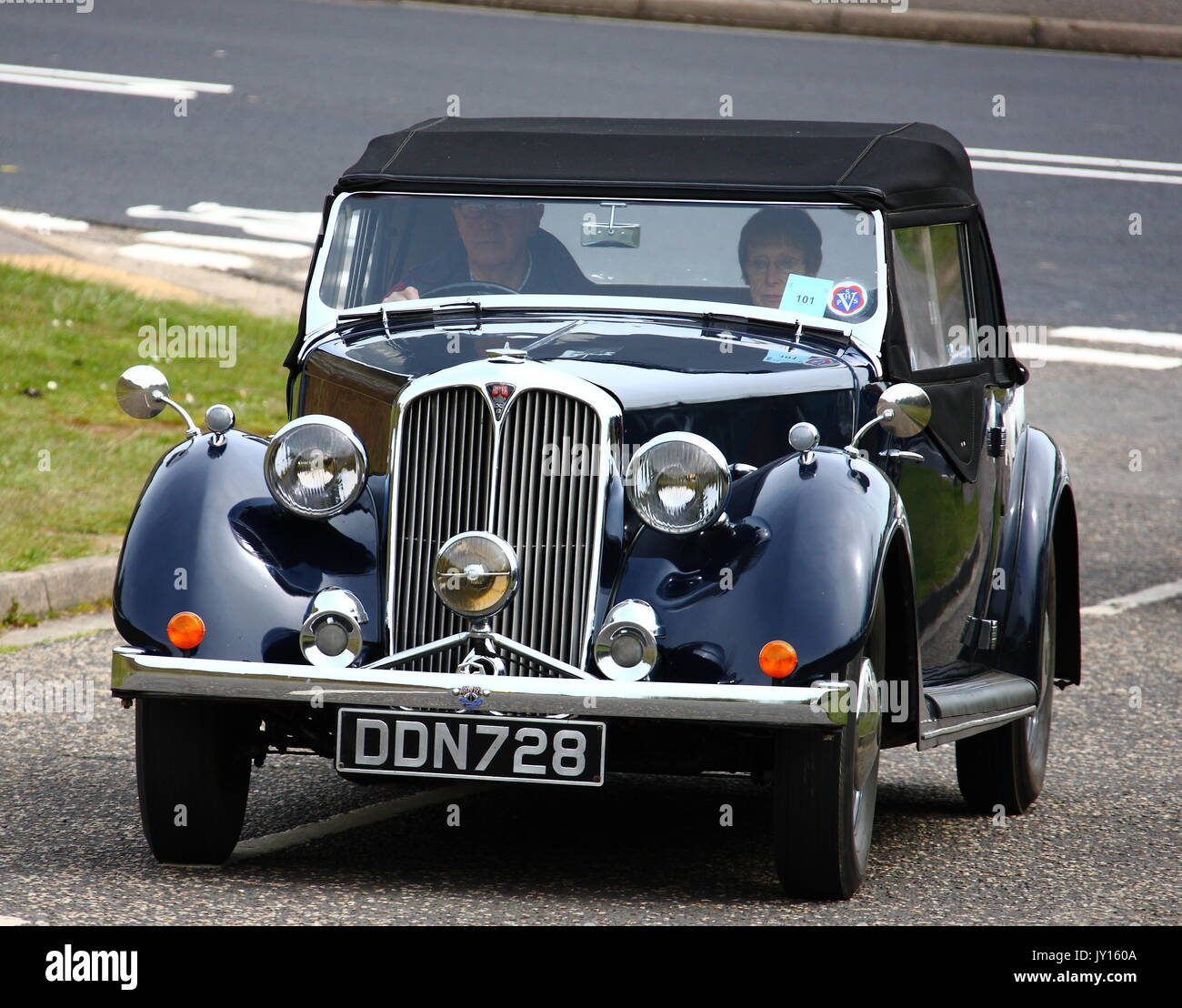 Classic cars (und Reisemobile) einschließlich eines Aston Martin DB5 Erste von Sir Paul McCartney von den Beatles im Besitz 1965 und eine atemberaubende Gebläse Bentley. Stockfoto