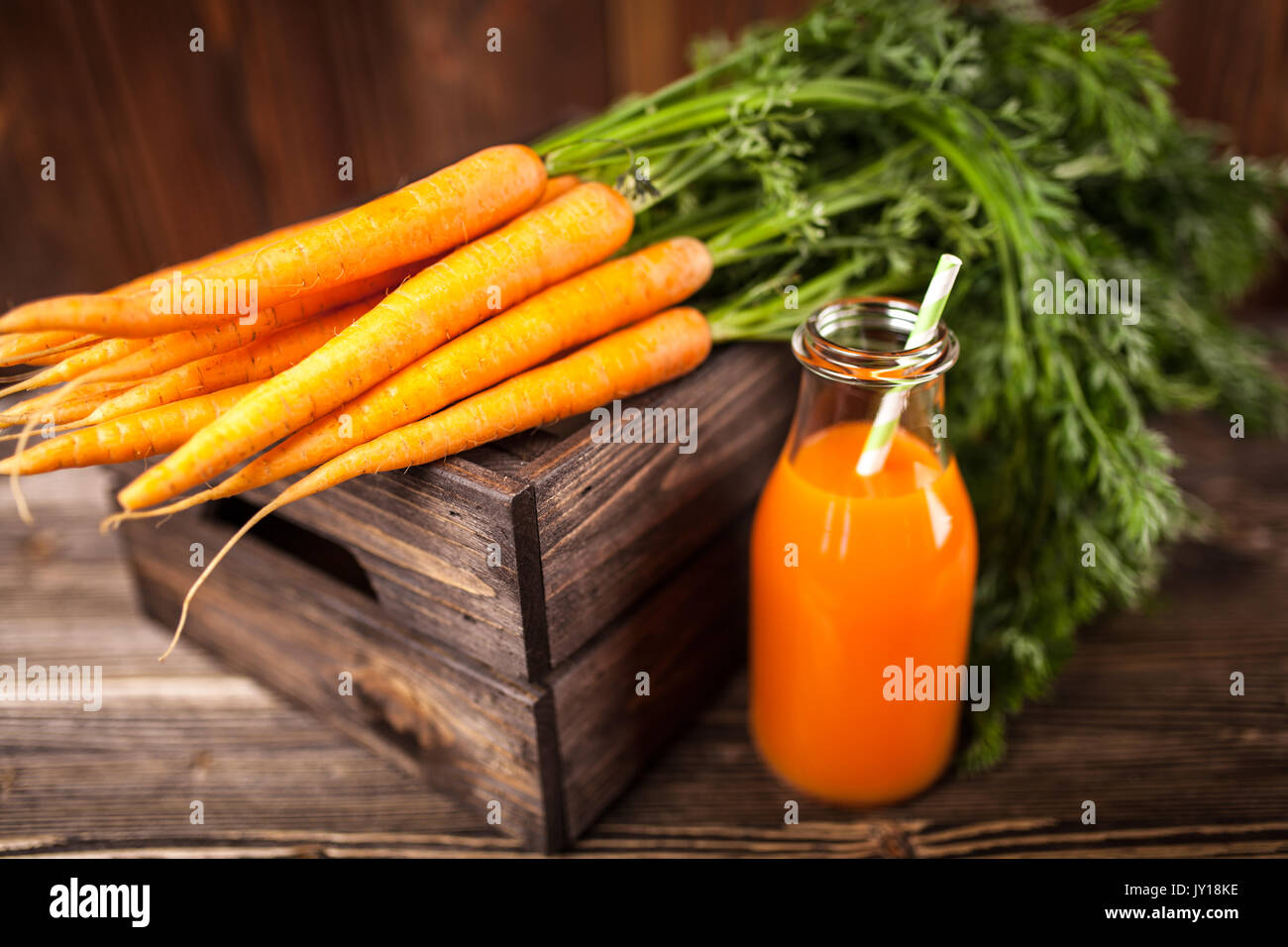 Frische Bio Karottensaft Stockfoto