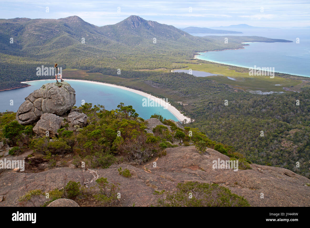Wineglass Bay vom Gipfel des Mt Amos gesehen Stockfoto