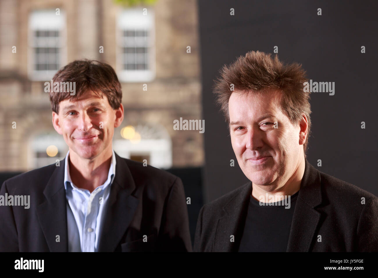 Edinburgh, Schottland 18. August. Tag 7 Edinburgh International Book Festival. Im Bild: Ben Thompson und Stephen D König. Credit: Pako Mera/Alamy leben Nachrichten Stockfoto