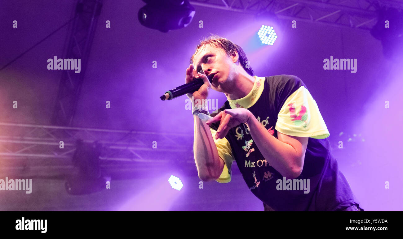 Hamburg, Deutschland. 18 Aug, 2017. Die Estnische rapper Tommy Bargeld auf dem Dockville-Festival in Hamburg, Deutschland, 18. August 2017 durchführt. Bis 20. August mehr als 100 Bands und Künstler wird zum elften Mal auf dem River Island in Hamburg-Wilhelmsburg. Foto: Markus Scholz/dpa/Alamy leben Nachrichten Stockfoto