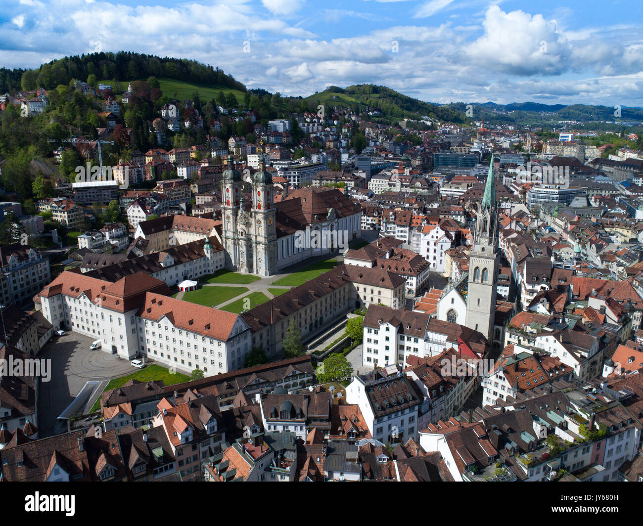 Luftaufnahme der Stadt St.Gallen mit Stiftskirche *** Local Caption *** St. Gallen, City, Downtown, Sankt Gallen, Schweiz, Luftbild, Antenne ph Stockfoto