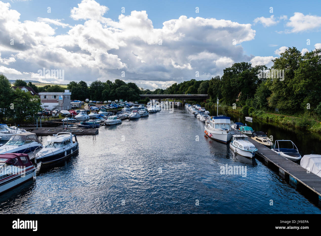 Der Fluß Leven in Balloch Stockfoto