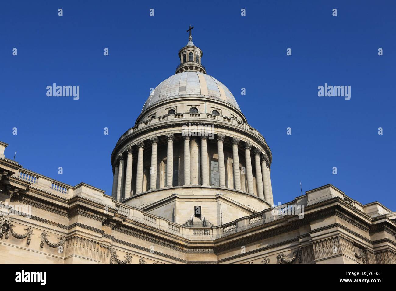 Frankreich, Region Île-de-France, Paris 5e arrondissement, place du Pantheon, Pantheon, Dome, aux Grands Hommes la patrie reconnaissante, Giebel, colonnes, Foto Gilles Targat Stockfoto