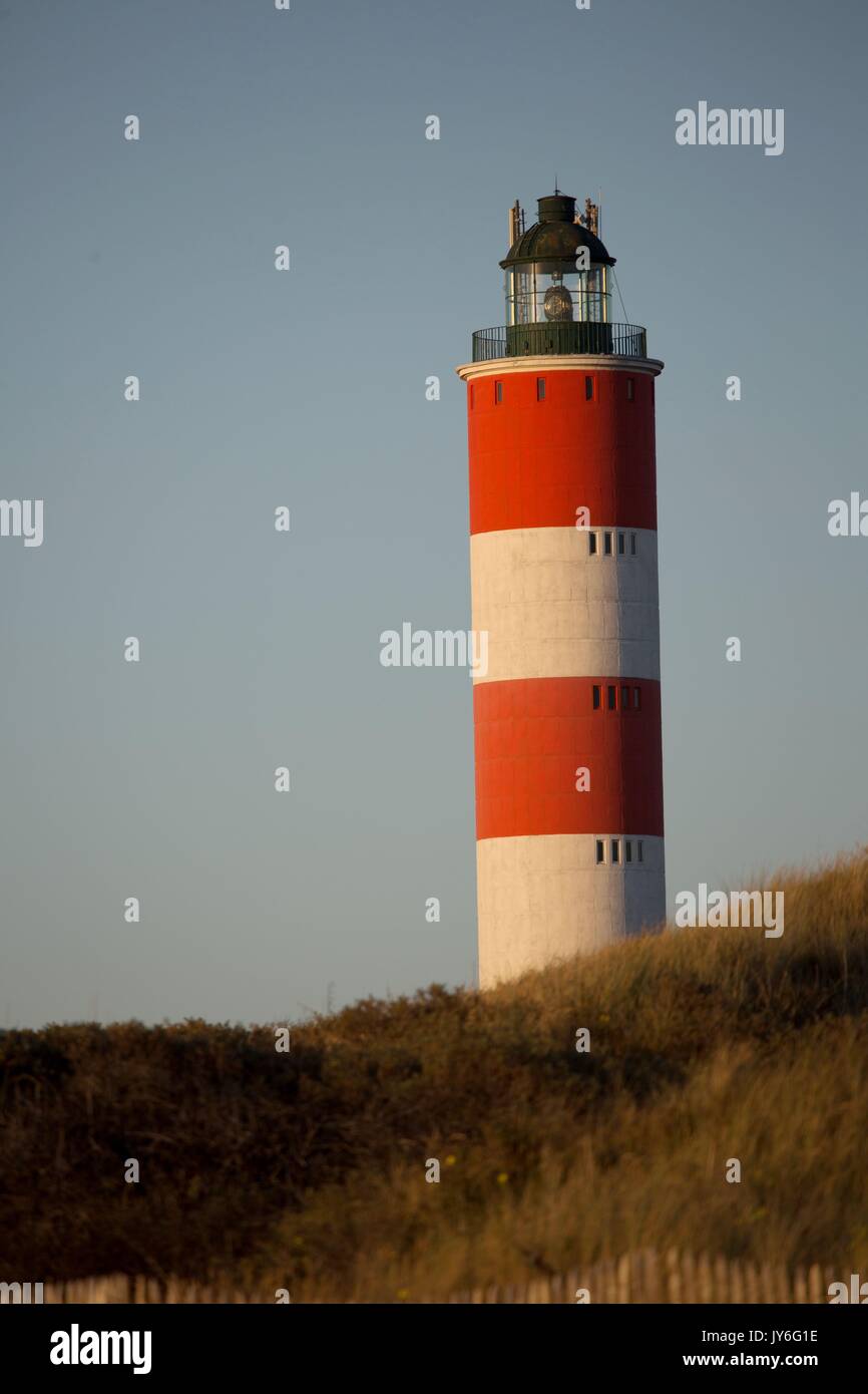 Frankreich, Région des Hauts de Frankreich, Pas de Calais Berck Plage, Esplanade maritime, Phare, Promenade du Professeur Jean Debeyre, coucher de soleil sur la plage Foto Gilles Targat Stockfoto