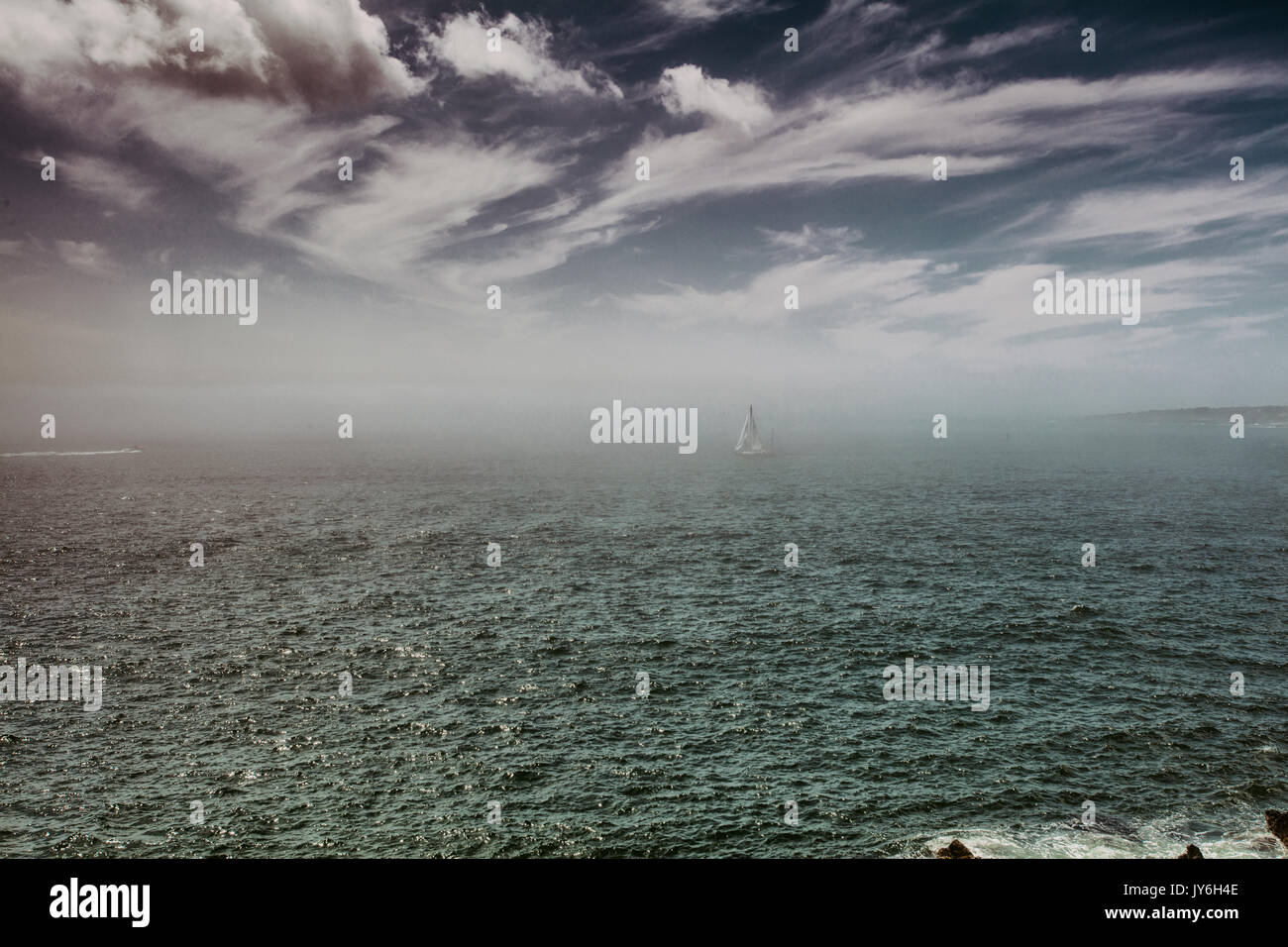 Heben Nebel weg von Fort Wetherill in Jamestown, RI. Stockfoto