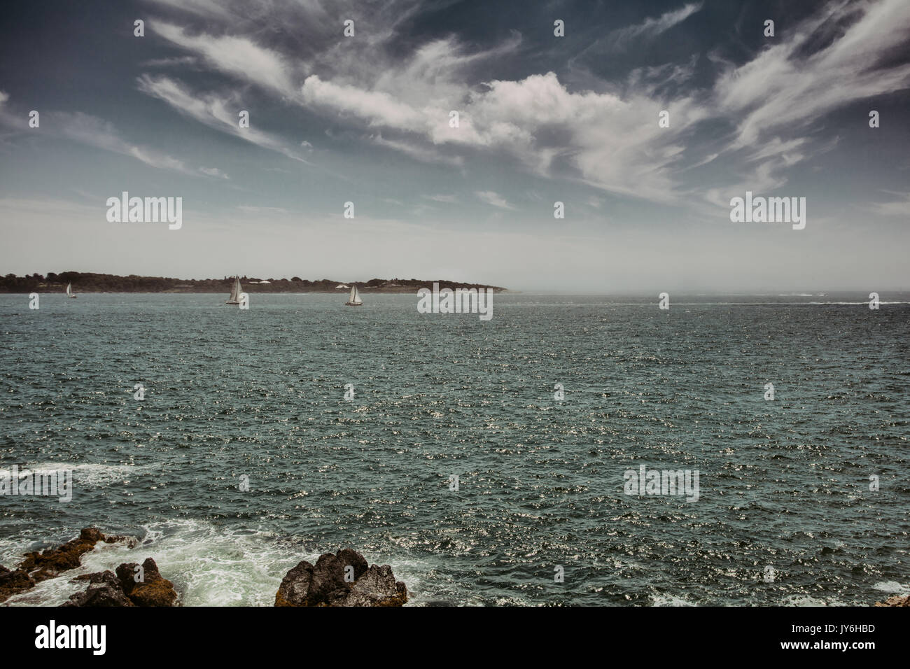 Heben Nebel weg von Fort Wetherill in Jamestown, RI. Stockfoto