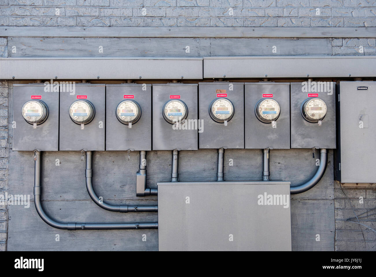 Eine Reihe von elektrischen m Aufnahme elektrischer Verbrauch, in dem ein Einkaufszentrum in Norman, Oklahoma, USA. Stockfoto