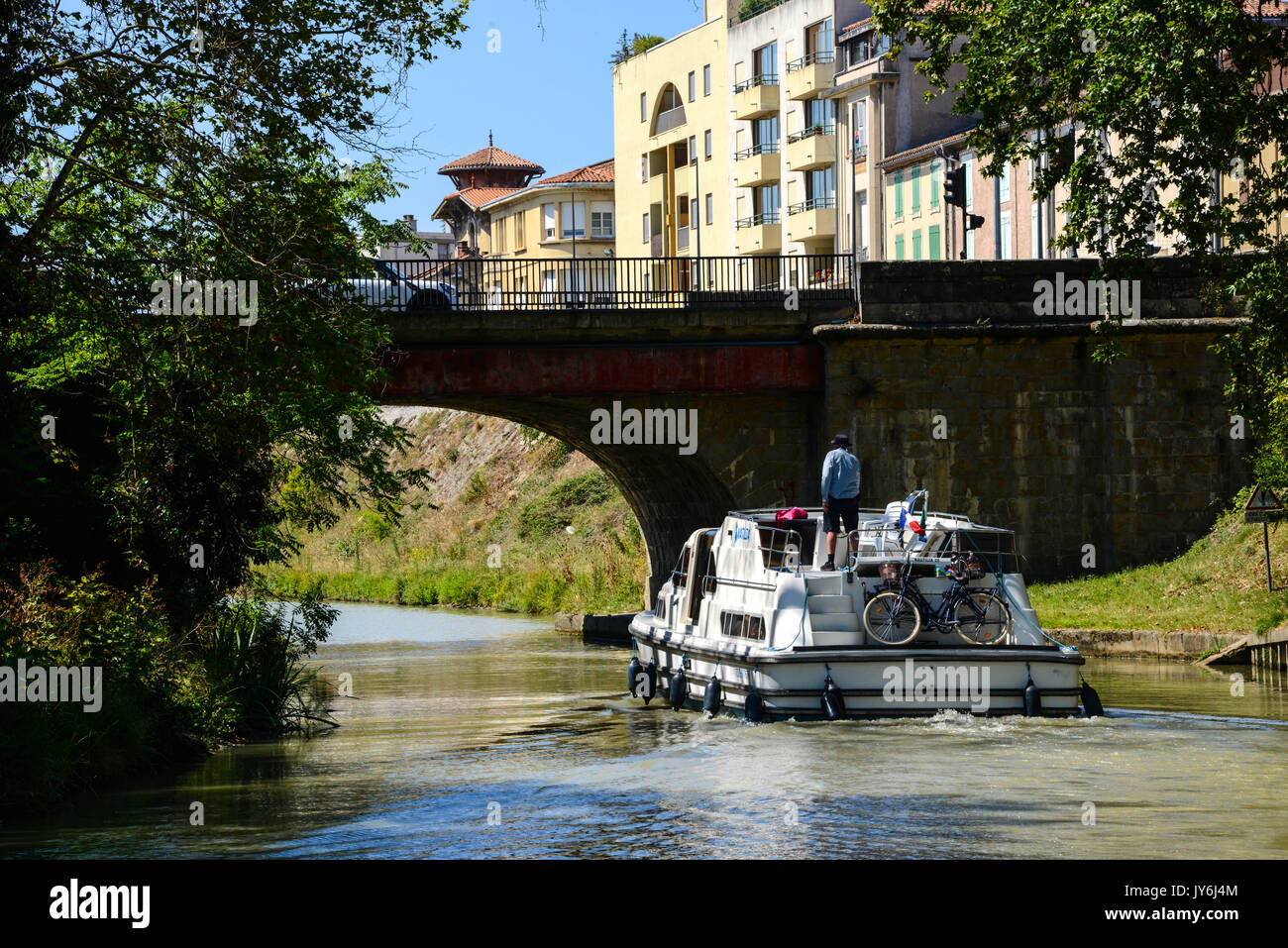 Sportboote auf dem Canal du Midi, Carcassonne, Frankreich Stockfoto