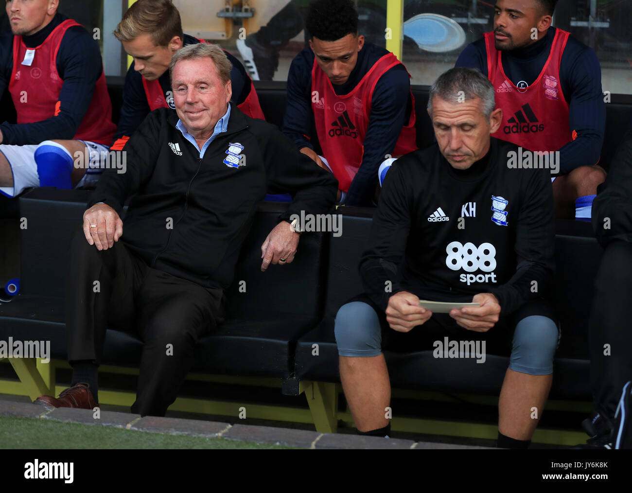 Birmingham City Manager Harry Redknapp (links) und Torwarttrainer Kevin Hitchcock vor dem Sky Bet Championship match bei der Pirelli Stadium, Burton Stockfoto