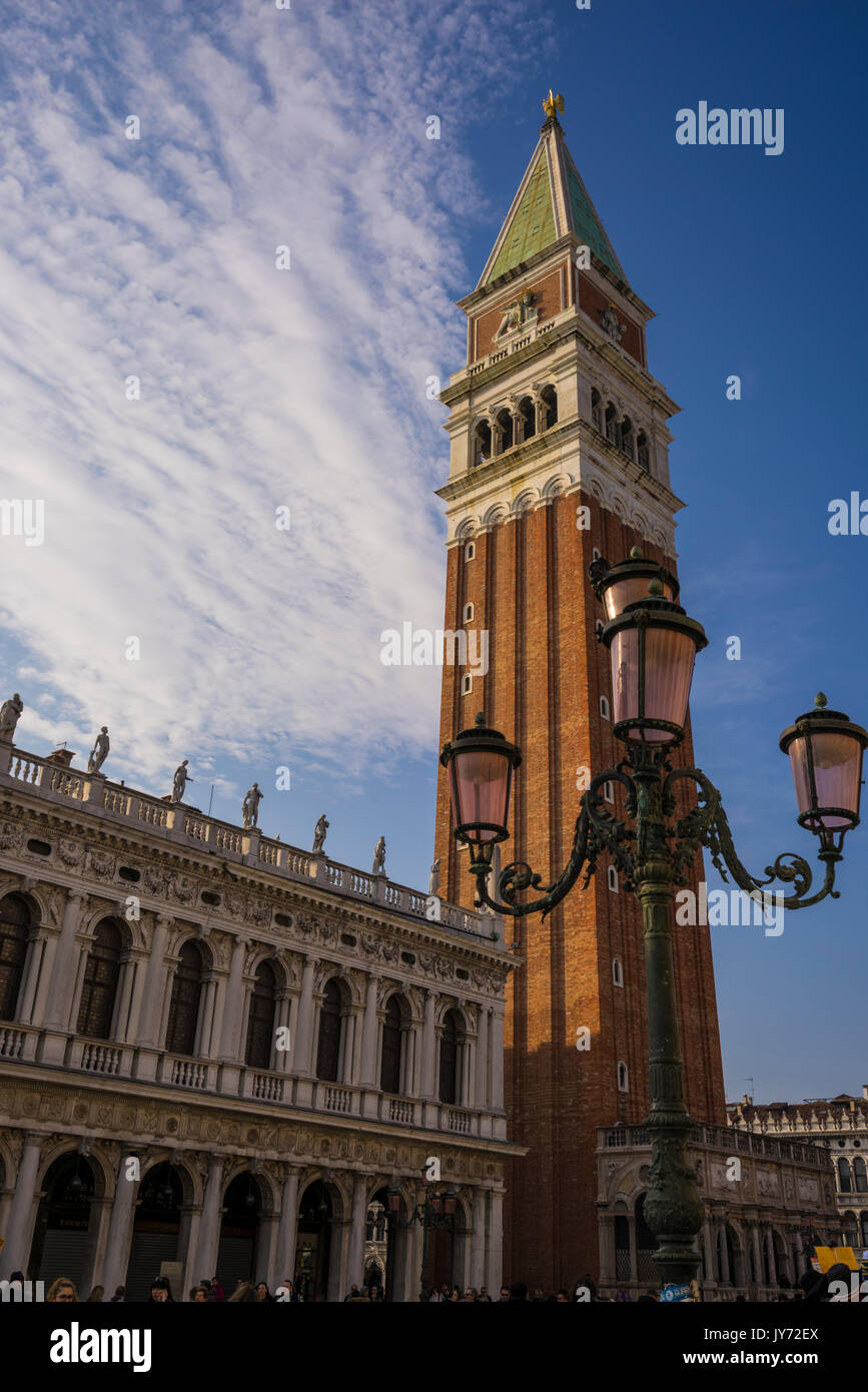 Piazza San Marco, Venedig, Italien. Der Glockenturm von San Mark Stockfoto