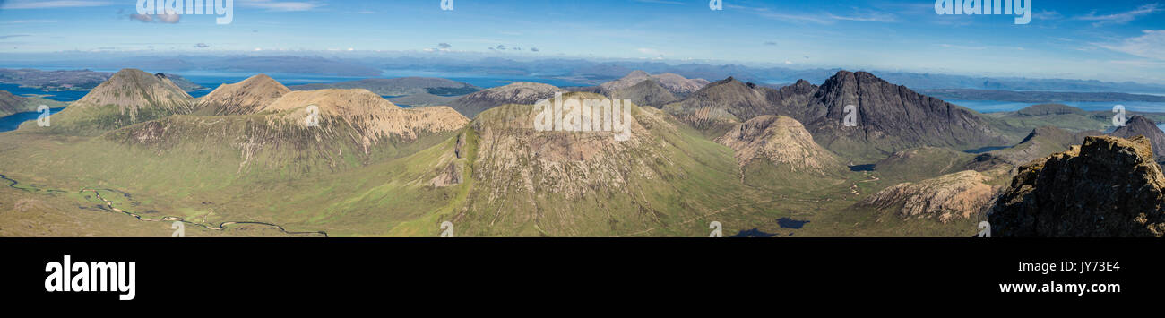 Panorama vom Gipfel des Sgurr nan Gillean in die cullin Ridge in der Nähe von Sligachan auf die Isle of Skye Stockfoto