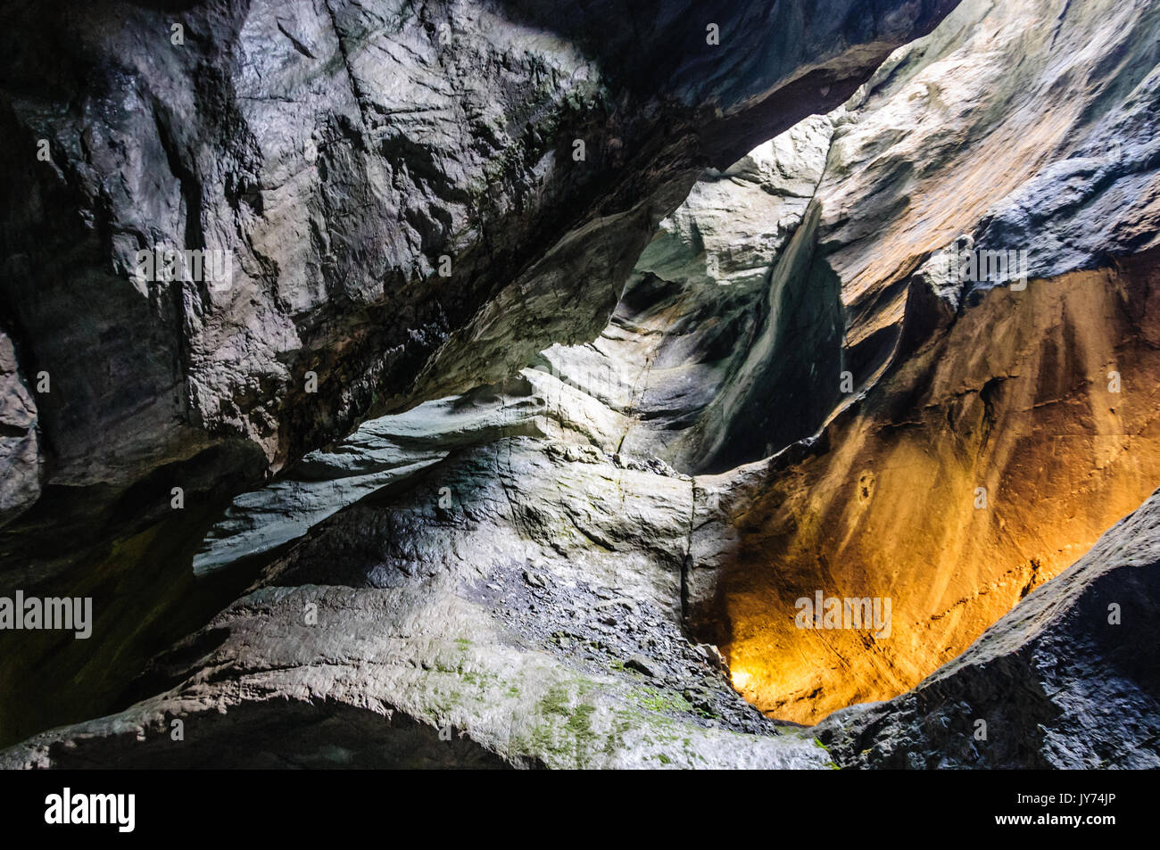 Die Trümmelbach Wasserfälle, Lauterbrunnen, Schweiz. Stockfoto
