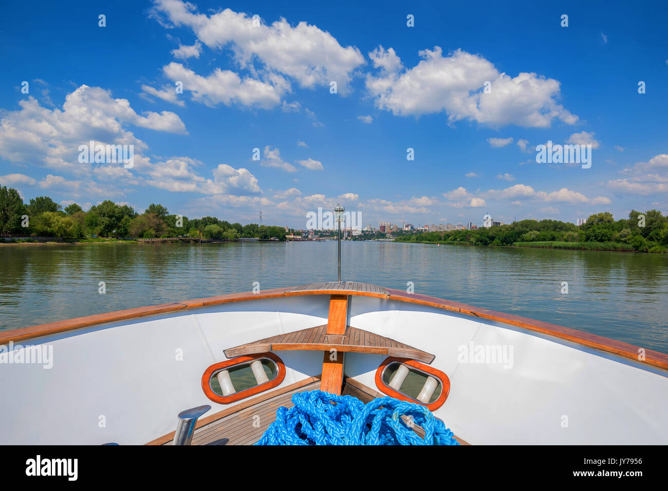 Blick auf die Stadt Rostow-am-Don von Yacht Stockfoto
