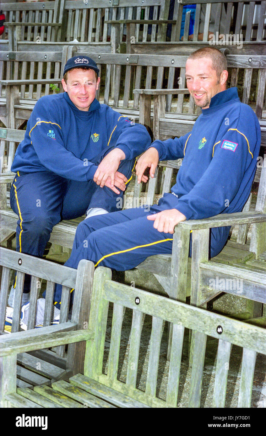 Glamorgan County cricketers Robert Croft, Links, und Matthew Maynard, in Sussex County Cricket Club in Hove. Stockfoto