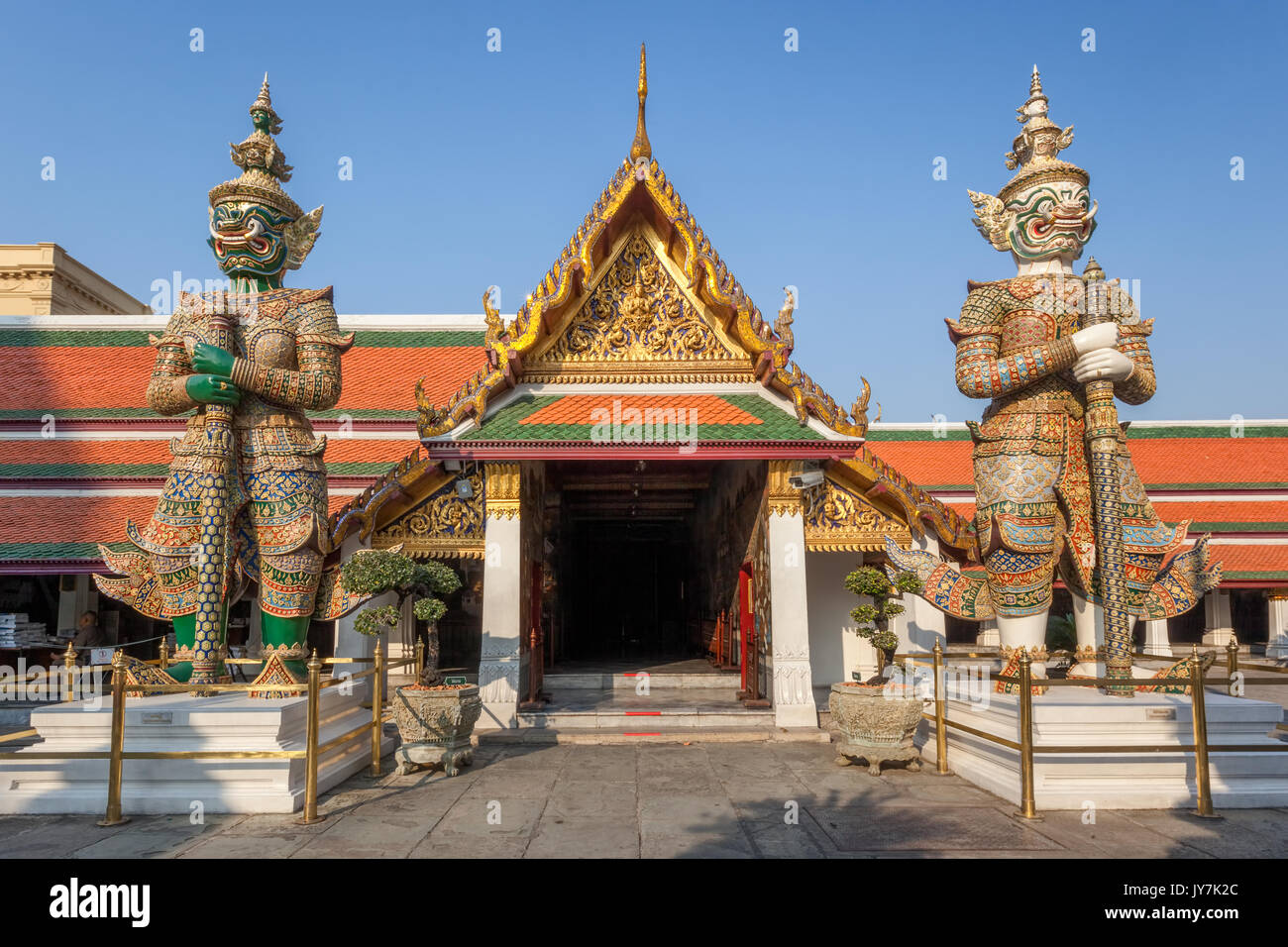 Daemon riesige Wächter des Wat Phra Kaew, Tempel des Smaragd-Buddha innerhalb der Grand Palace, Bangkok, Thailand Stockfoto