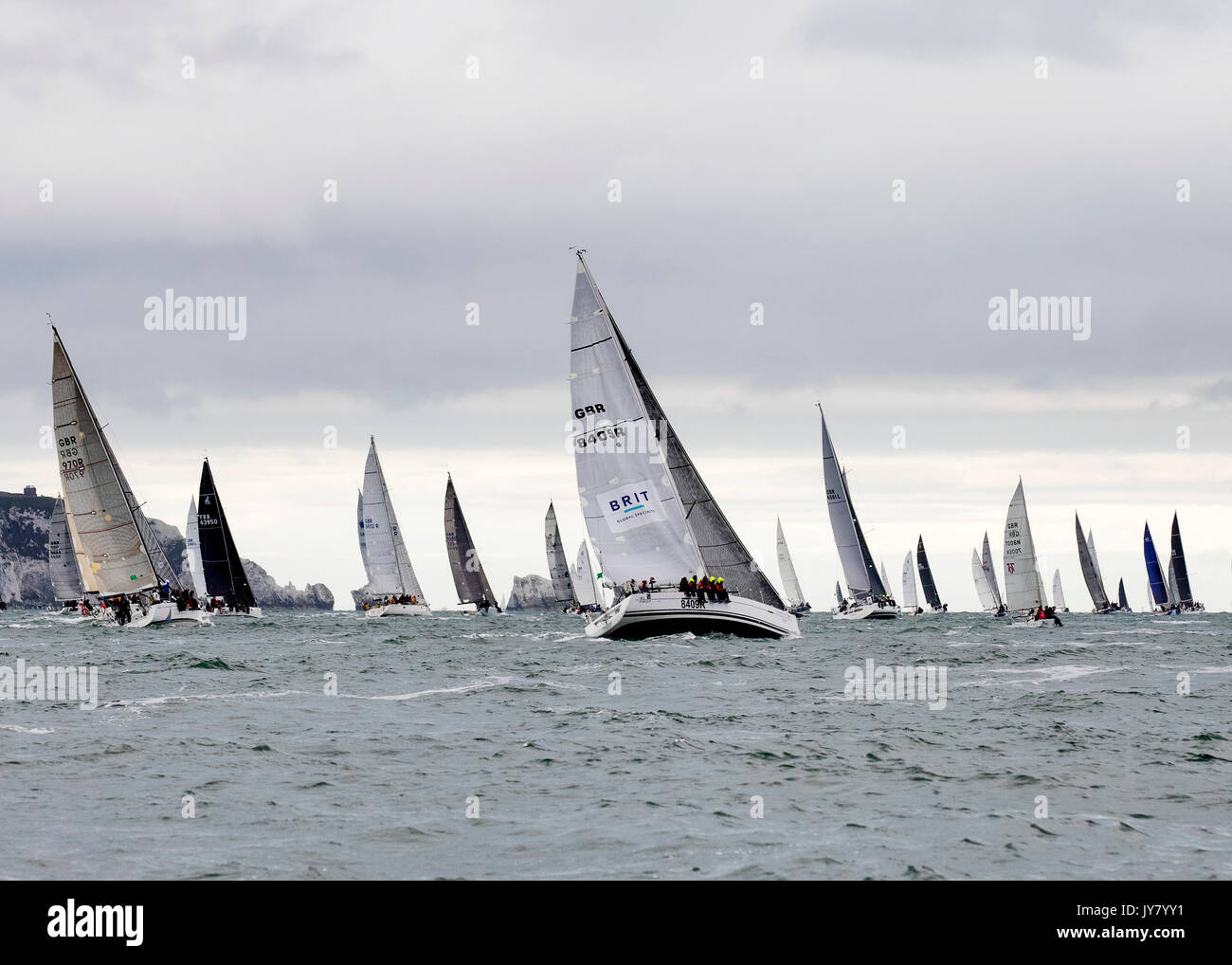 Yachten Kopf für die Nadeln während der jährlichen Rund um die Insel Rennen Stockfoto