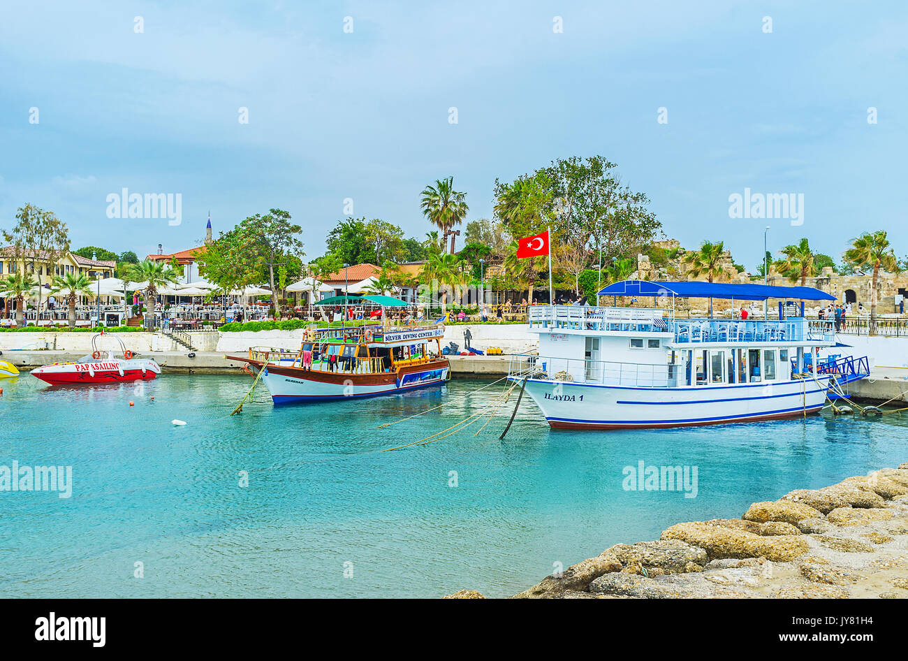 SIDE, Türkei - 8. Mai 2017: Die beliebte mediterrane Resort auf der kleinen Halbinsel neben Manavgat und verfügt über verschiedene gemütliche Cafés, Scenic por Stockfoto