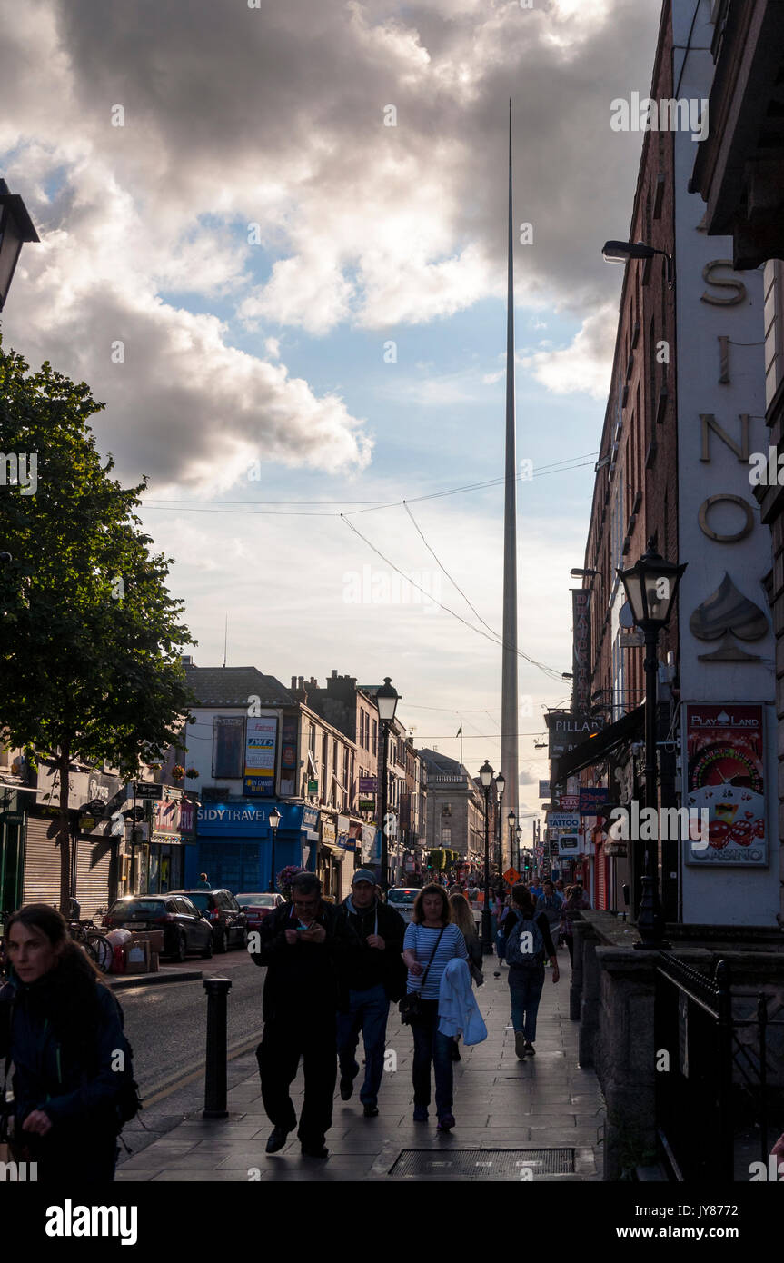 Der Turm von Dublin, alternativ mit dem Titel das Denkmal von Licht, ist eine grosse, Edelstahl, Pin-wie Monument, das 120 Meter in der Höhe, auf der s Stockfoto