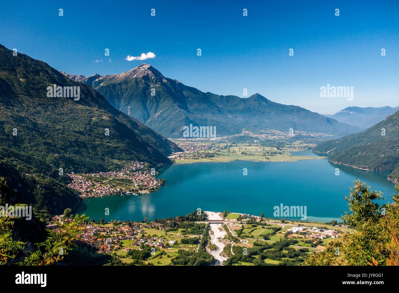 Blick auf jederzeit Mezzola See und untere Veltlin mit den Monte