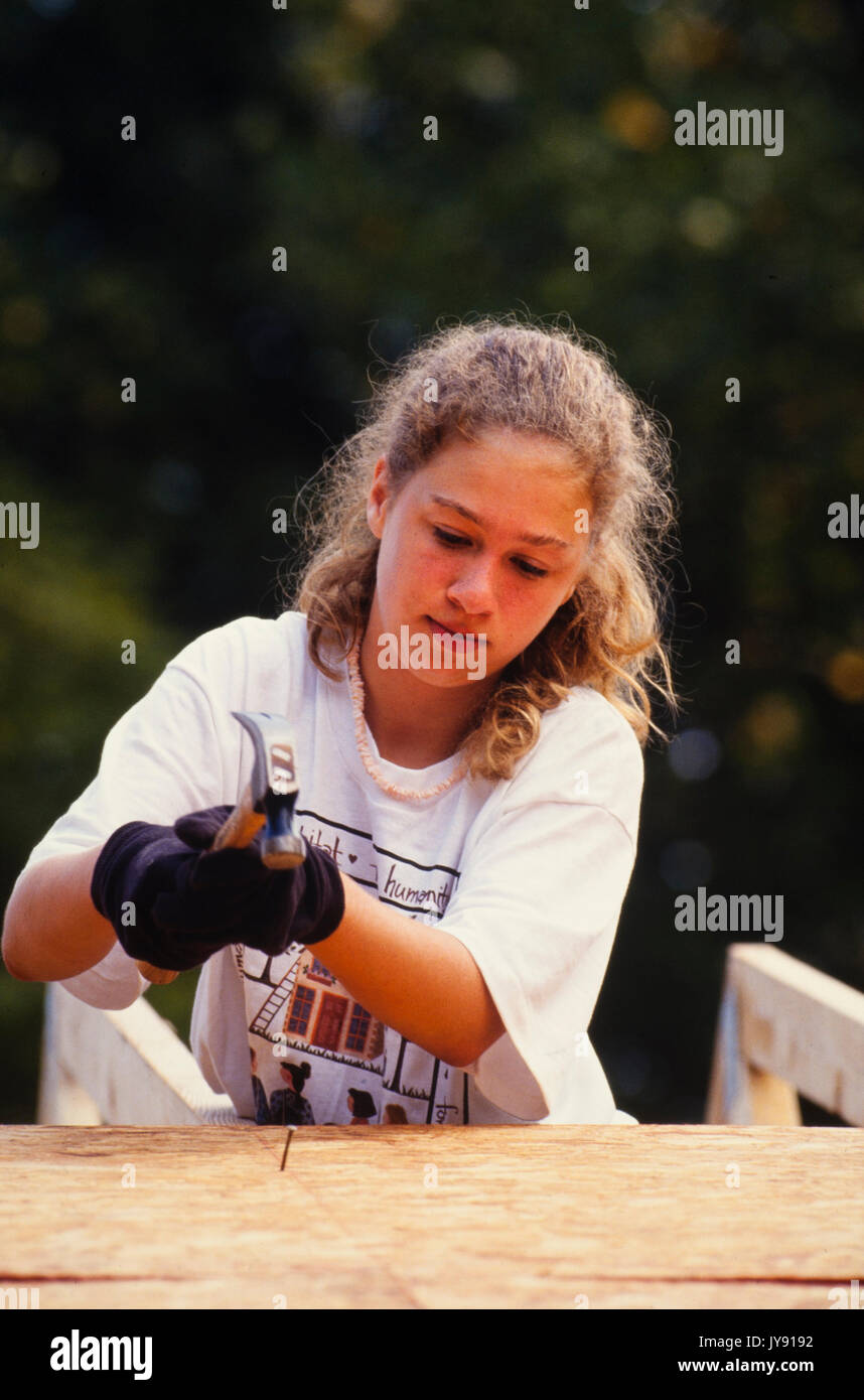 Chelsea Clinton, Tochter von Bill und Hillary Clinton Freiwilliger an einem Lebensraum für die Menschheit in Atlanta, Georgia in 1991 bauen. Stockfoto