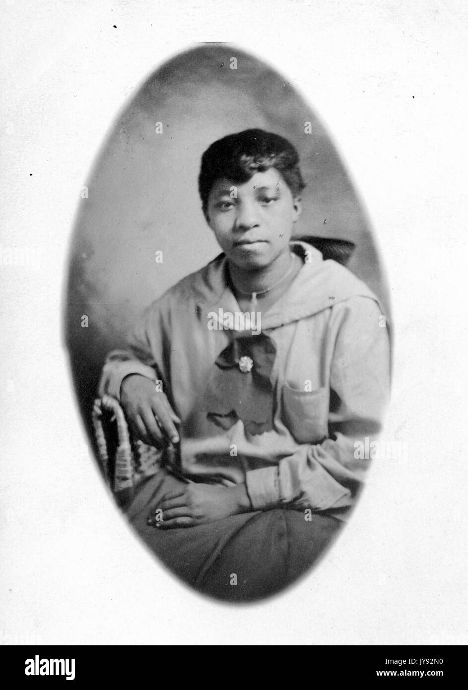 Portrait des Afrikaners - junge Frau im Fotostudio, 1930. Stockfoto