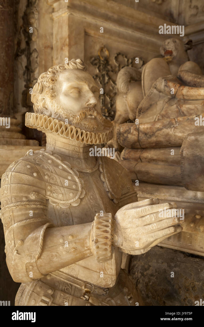 Ein Detail eines kunstvoll geschnitzten alabaster Büste, die Bestandteil des Kelway Monumnent in der Kirche von St. Peter und St. Paul, Exton, Rutland, England. Stockfoto