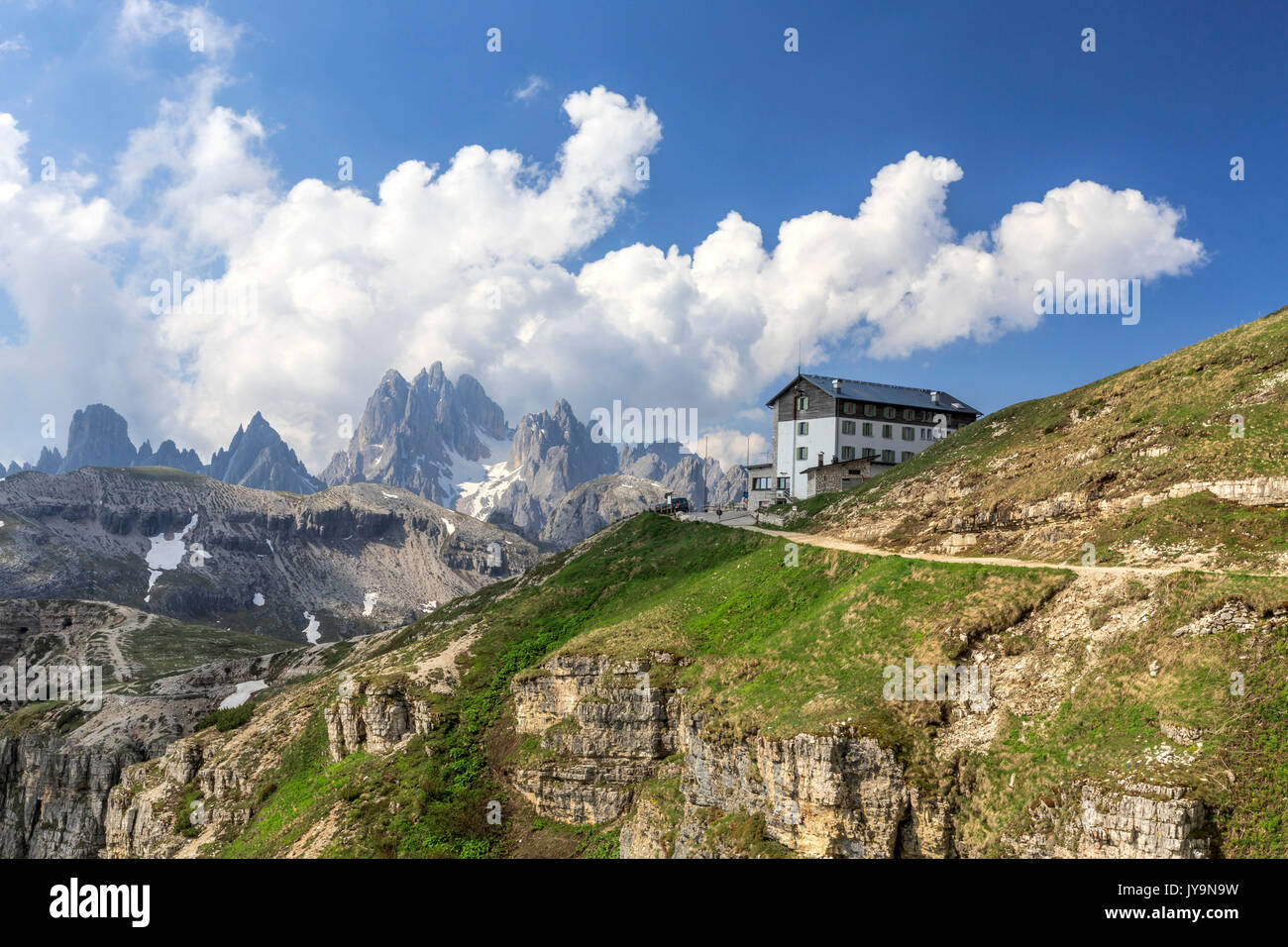 Panoramablick auf Cadini di Auronzo und Misurina Zuflucht. Venetien Sextner Dolomiten Italien Europa Stockfoto
