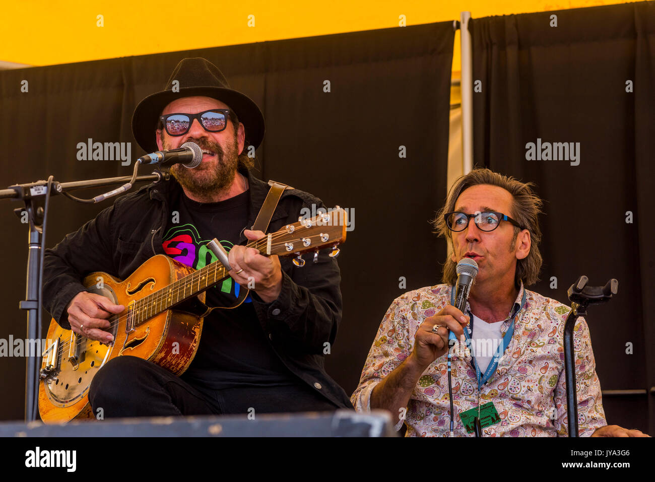 Colin Linden spielt in Canmore Folk Music Festival, Canmore, Alberta, Kanada Stockfoto