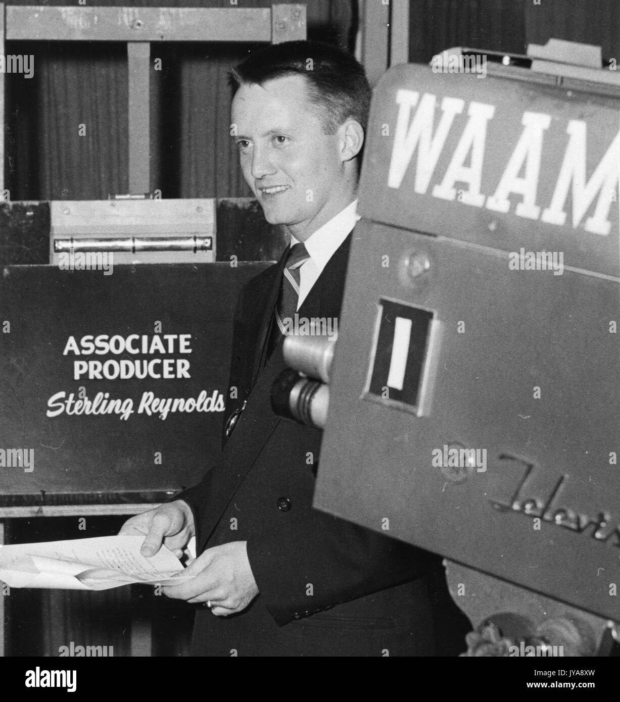 Mitglied der Johns Hopkins Science Review Team am Set der Fernsehsendung, 1951. Stockfoto