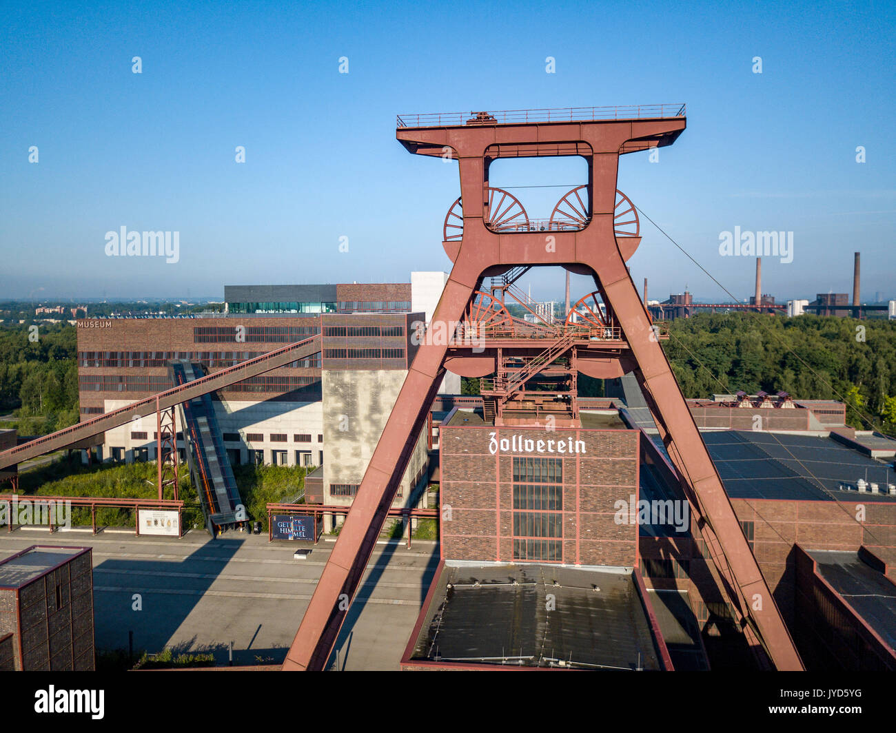 Zeche Zollverein, Weltkulturerbe der Unesco, in Essen, Deutschland, ehemalige Weltweit größte Coal Mine, heute ein kulturelles Wahrzeichen im Ruhrgebiet, windi Stockfoto