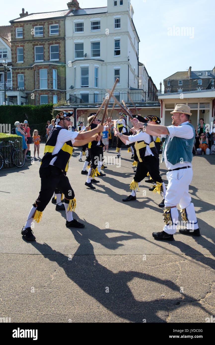 Morris dancers costume Fotos und Bildmaterial in hoher Auflösung Alamy
