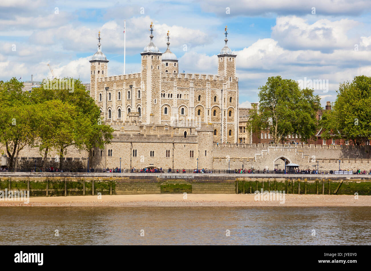 Her Majesty's Royal Palace und Festung, besser bekannt als der Tower von London bekannt, ist eine historische Burg am Nordufer der Themse in Cen Stockfoto