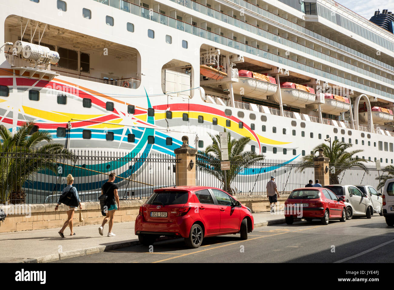 Schiff in den Hafen von Valletta, Malta, Altstadt, Grand Harbour, norwegischer Geist, Stockfoto