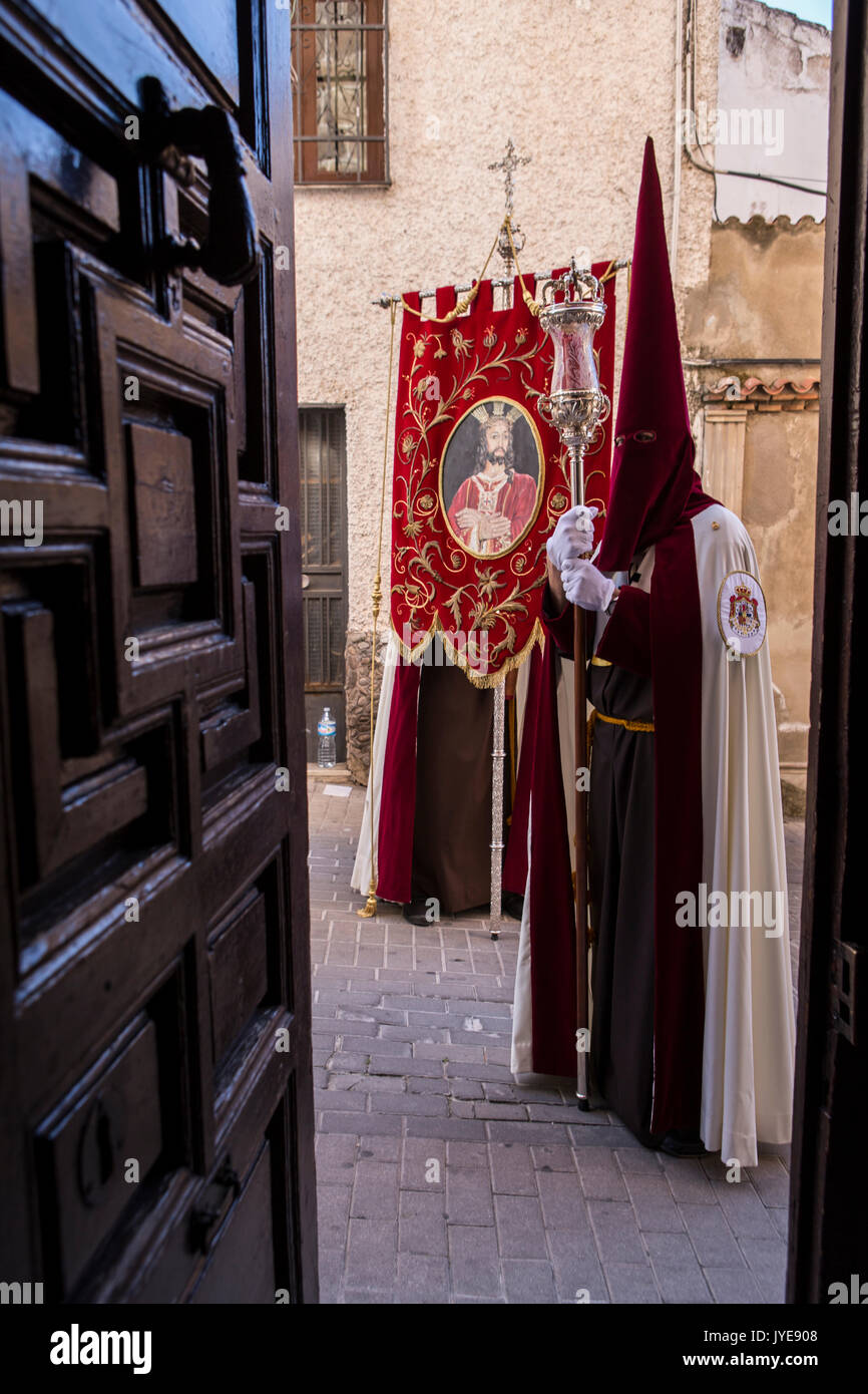 Büßer während der Prozession der Semana Santa in Andalusien, Spanien Stockfoto