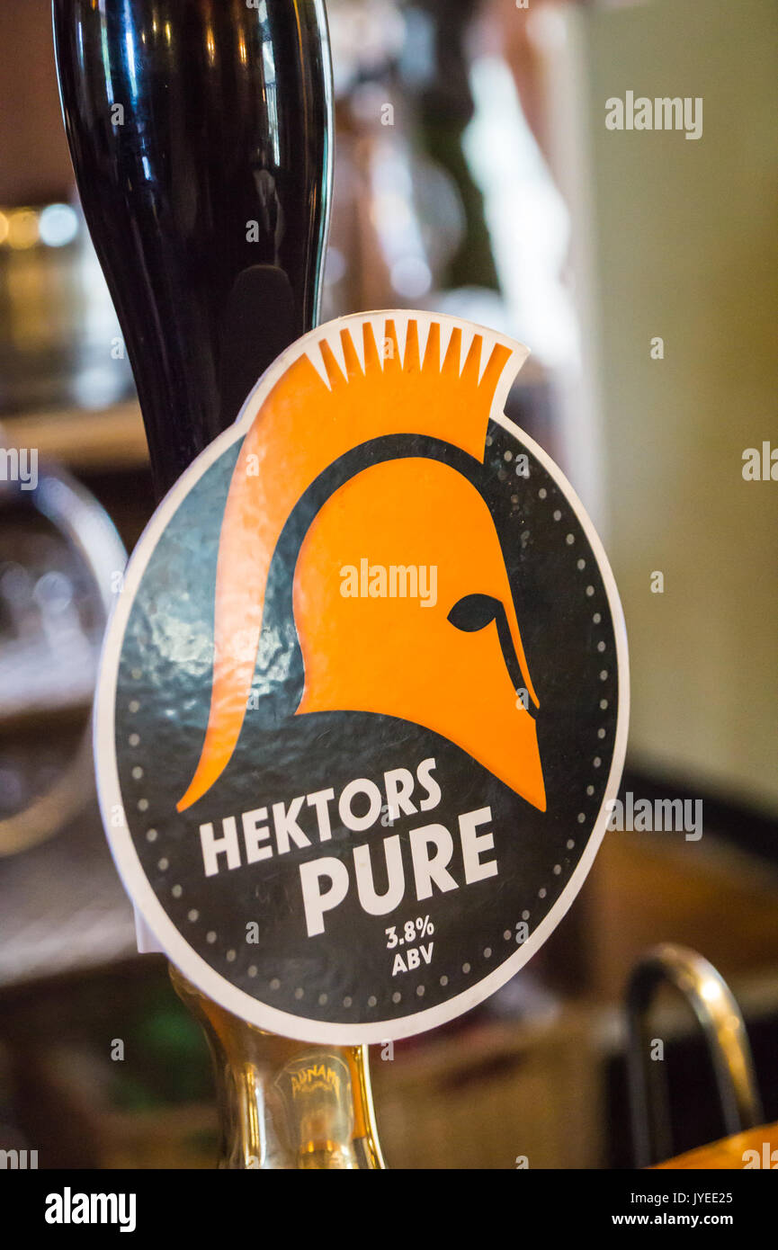 Hektors Reine real ale Pumpe clip, Adnams "Ship Inn, Dunwich, Suffolk, England Stockfoto