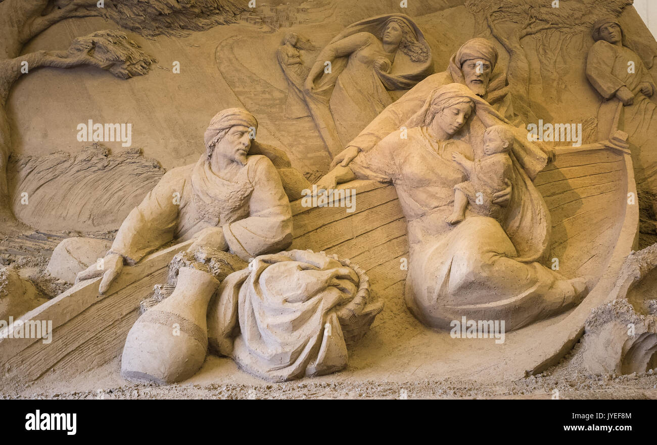 Jesolo Lido, Italien: Sand Krippe 2016, wunderbare Sand scultures mit der Darstellung der Heiligen Familie und der Exodus der Bibel; Details Stockfoto