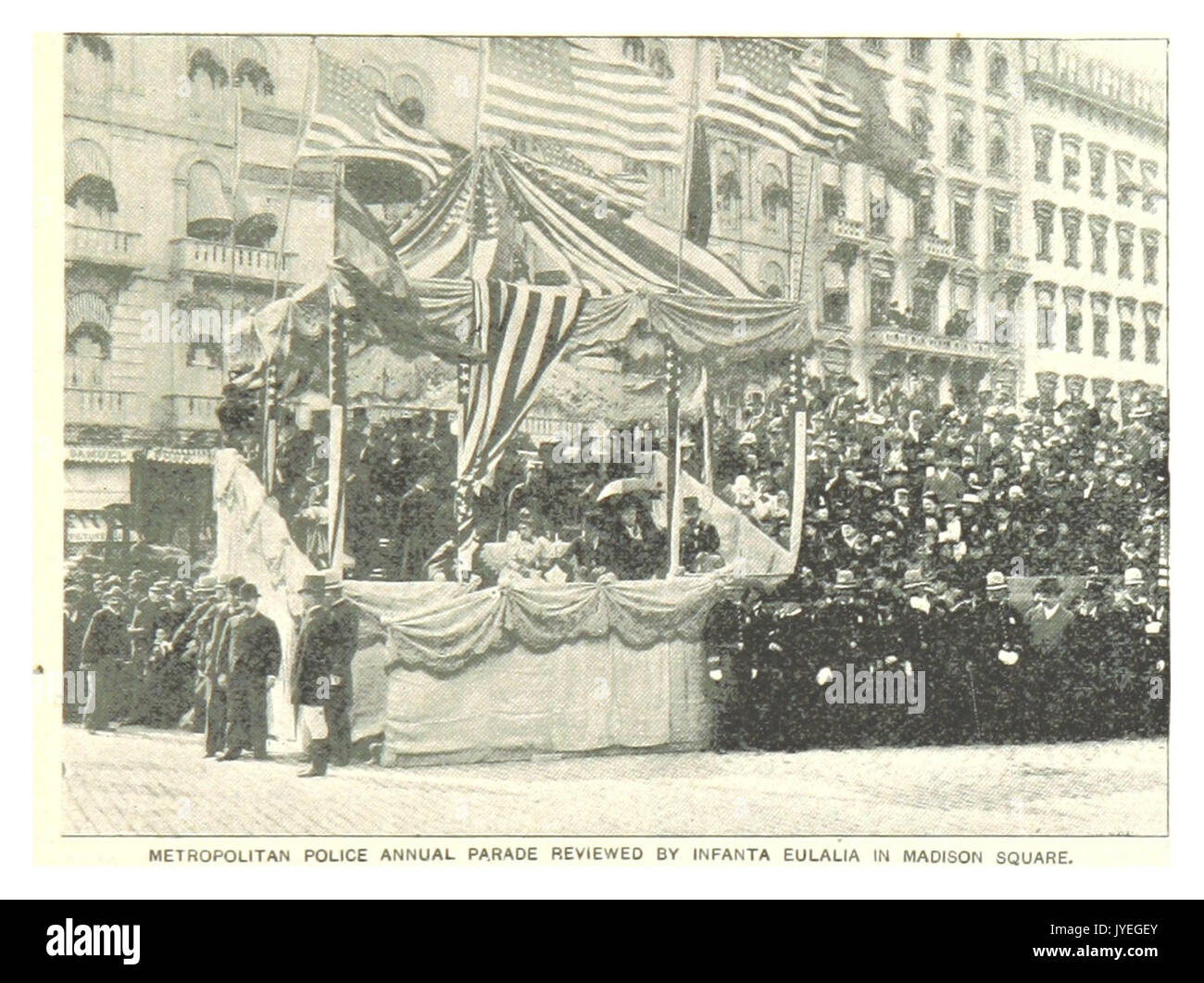 (König 1893, NYC) pg 873 METROPOLITAN POLICE JÄHRLICHE PARADE GEPRÜFT VON INFANTIN EULALIA im Madison Square Stockfoto