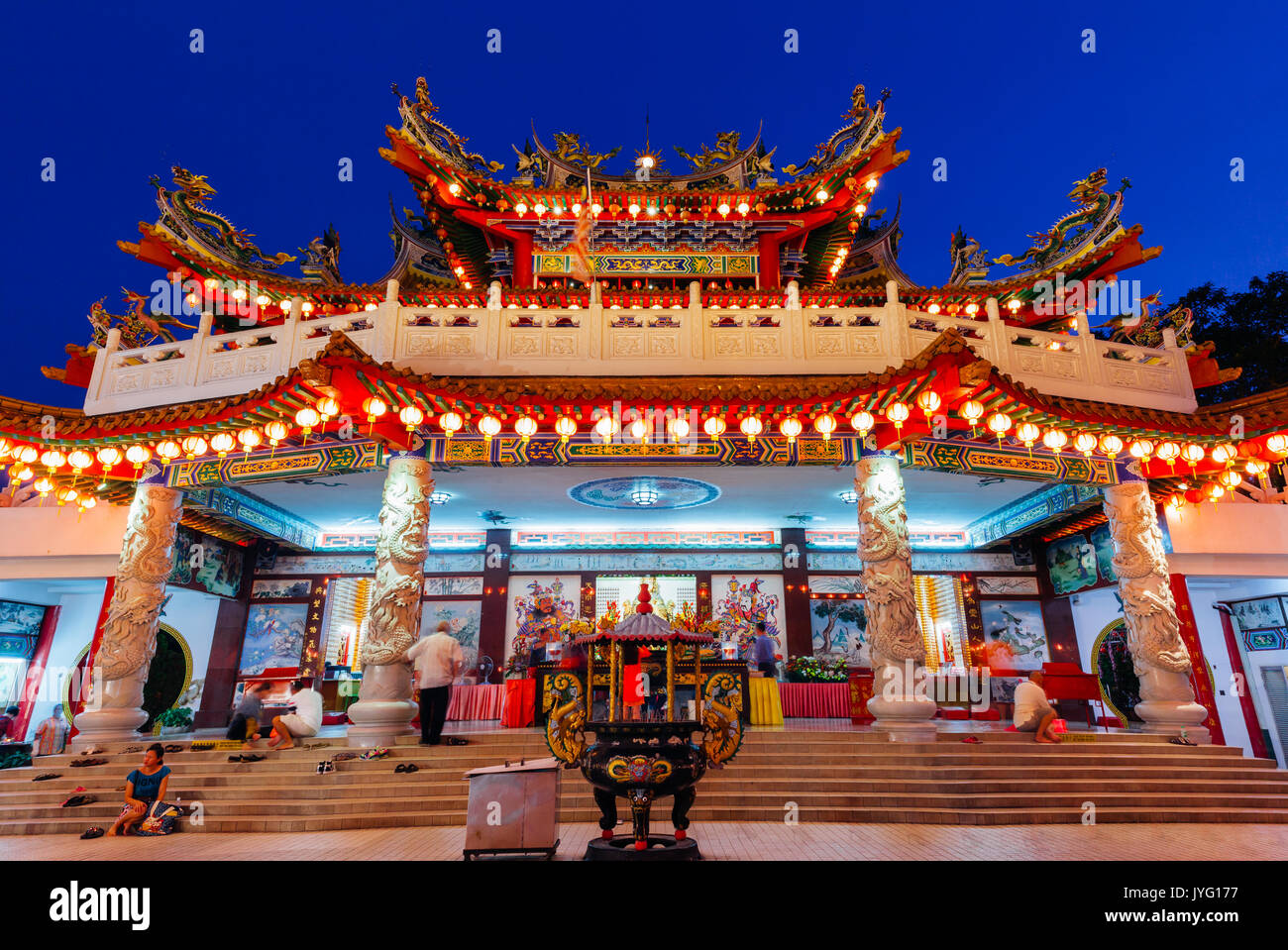Kuala Lumpur, Malaysia - 15. September 2016: Dämmerung Blick auf Thean Hou Tempel für das Mondfest am 15. September beleuchtet, 2016 in Kuala Lum Stockfoto