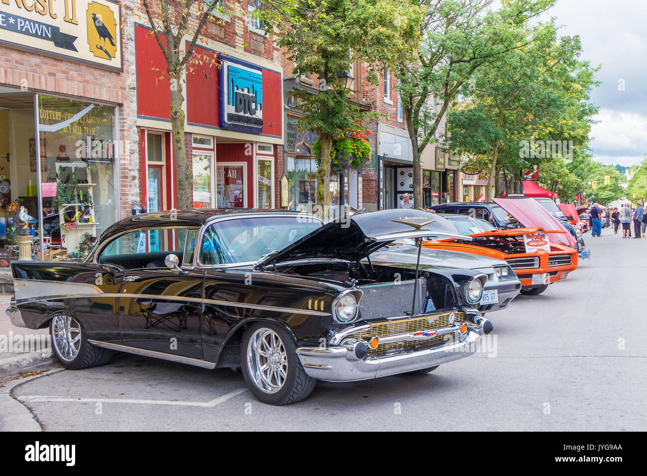 ORILLIA ONTARIO, Kanada - 19 August 2017: 19. jährlichen Downtown Orillia Classic Car Show. Eine erstaunliche Sammlung von über 400 klassische Autos auf Anzeige auf Stockfoto