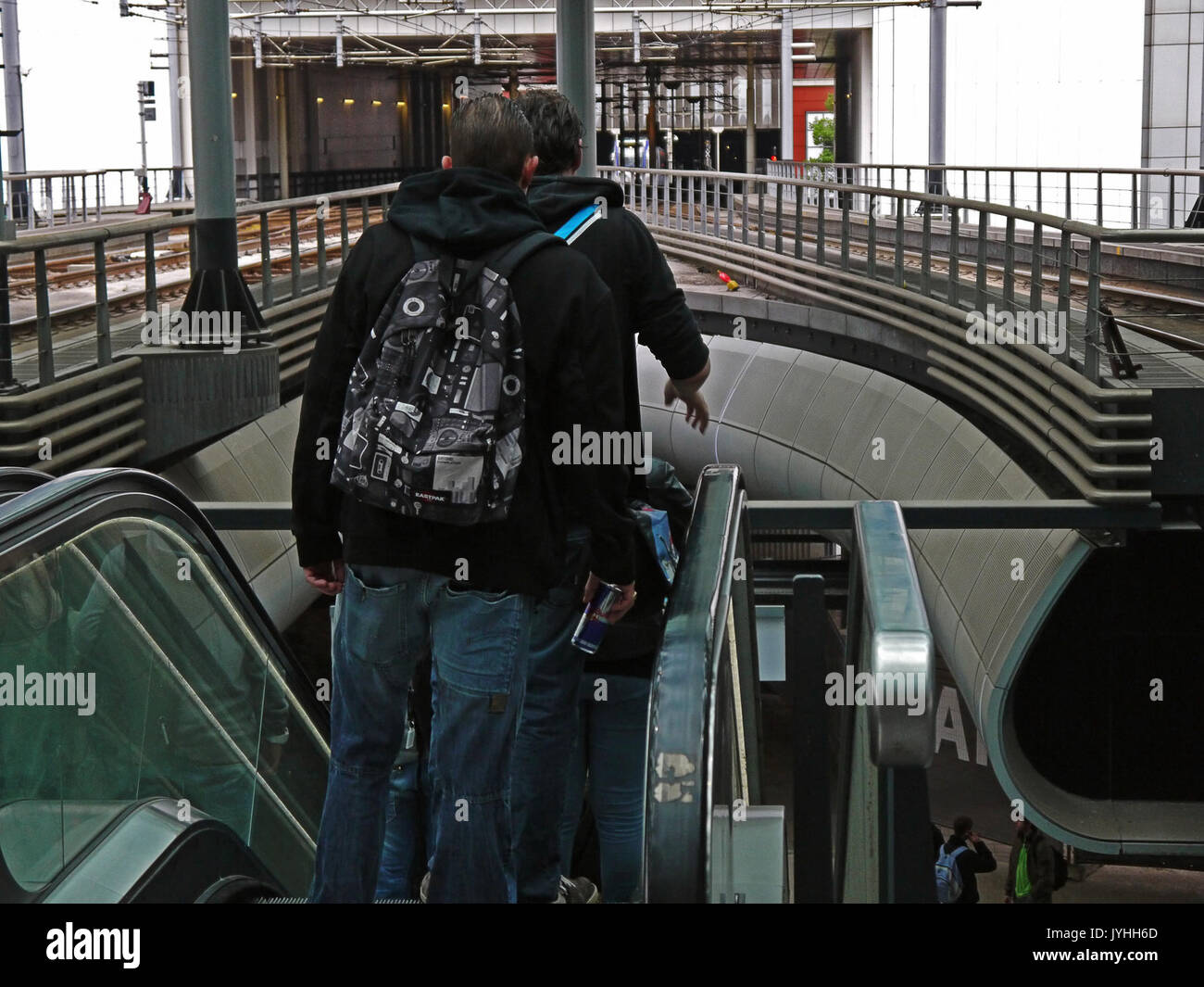 Ein sehen durch die Aussicht vom Hauptbahnhof Den Haag, Richtung Stadtzentrum; hohe Auflösung durch FotoDutch, Juni 2013 Stockfoto