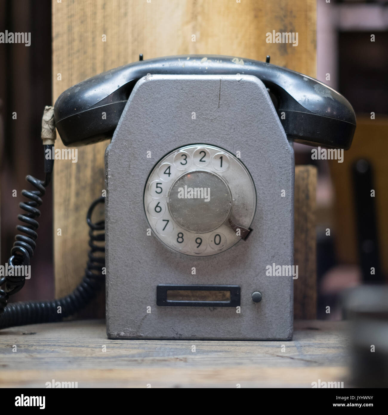 Altes Telefon Telefon, Vintage Retro Stil - grau Tel. Stockfoto