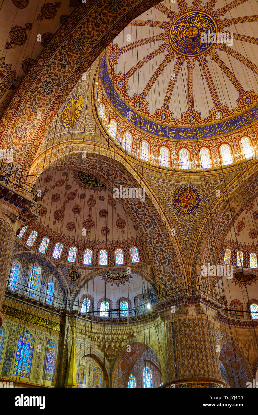 Innenraum der Sultan Ahmed Moschee, Istanbul, Türkei Stockfoto