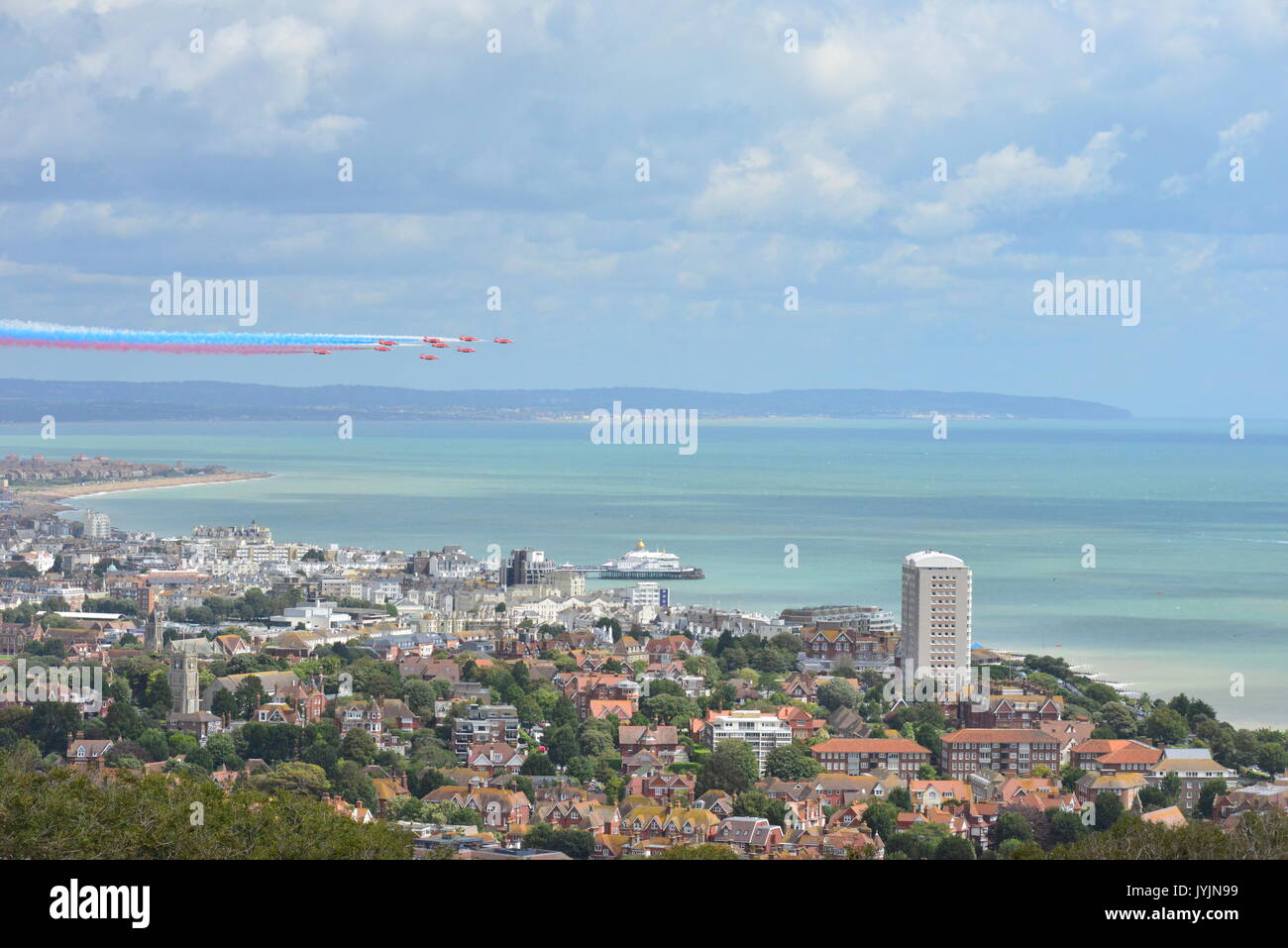 Rote Pfeile fliegen in Eastbourne, East Sussex Stockfoto