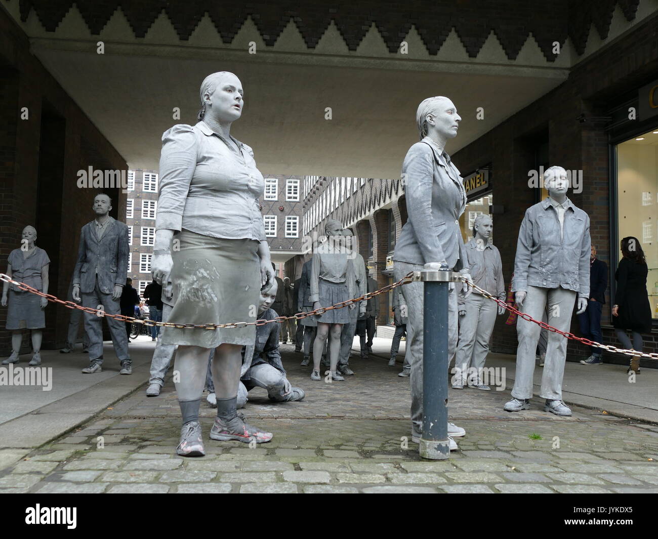 Hamburg 1000 geisterhafte Bewegte Figuren zombie kreativen Protest an die G20 für mehr Solidarität und politische Partizipation in der Welt Stockfoto